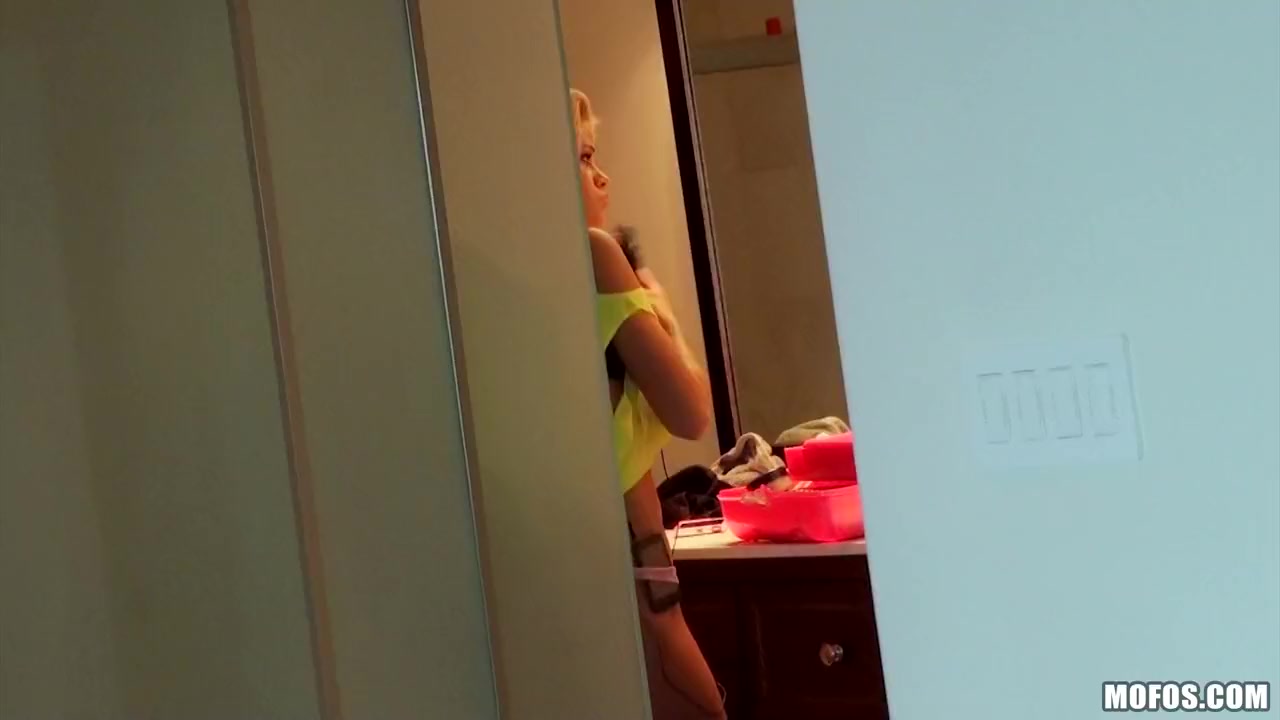 Jessa Rhodes - Peeping on My Alluring Fucking Roomie
