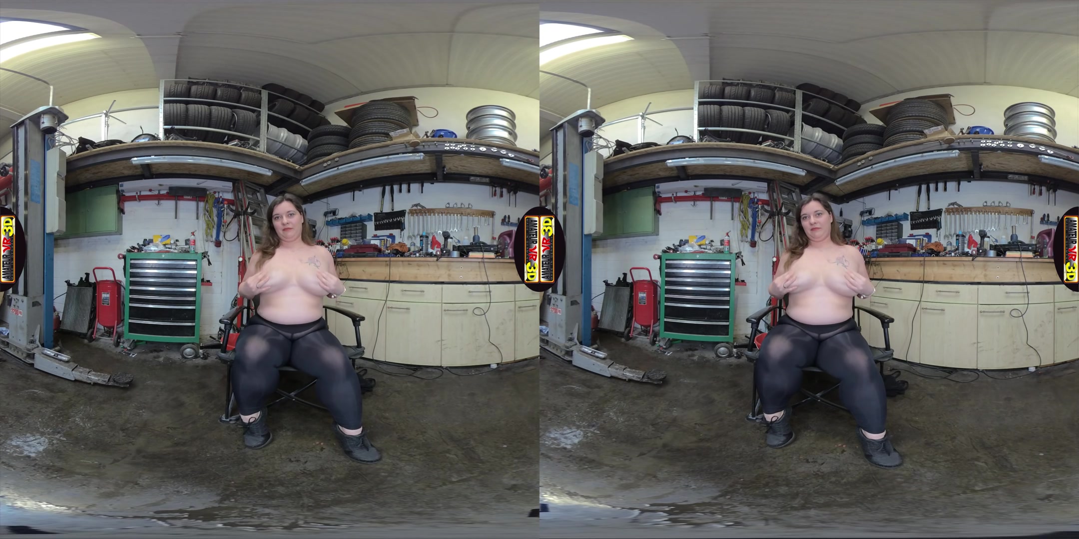 Paula - Wet Cunt in Her Garage - AmateurVR3D