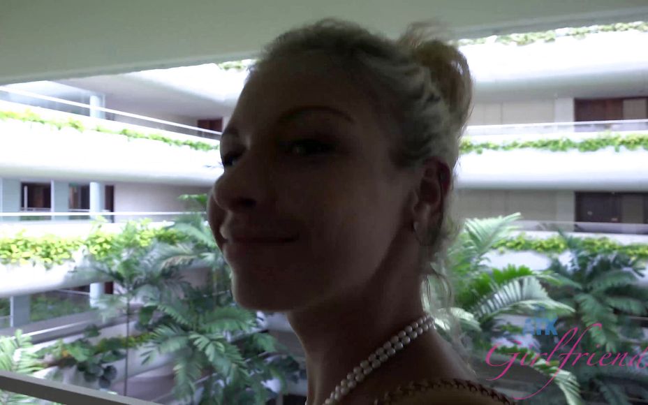 Virtual Vacation In End Of Asia With Carmen Caliente Part 1/1