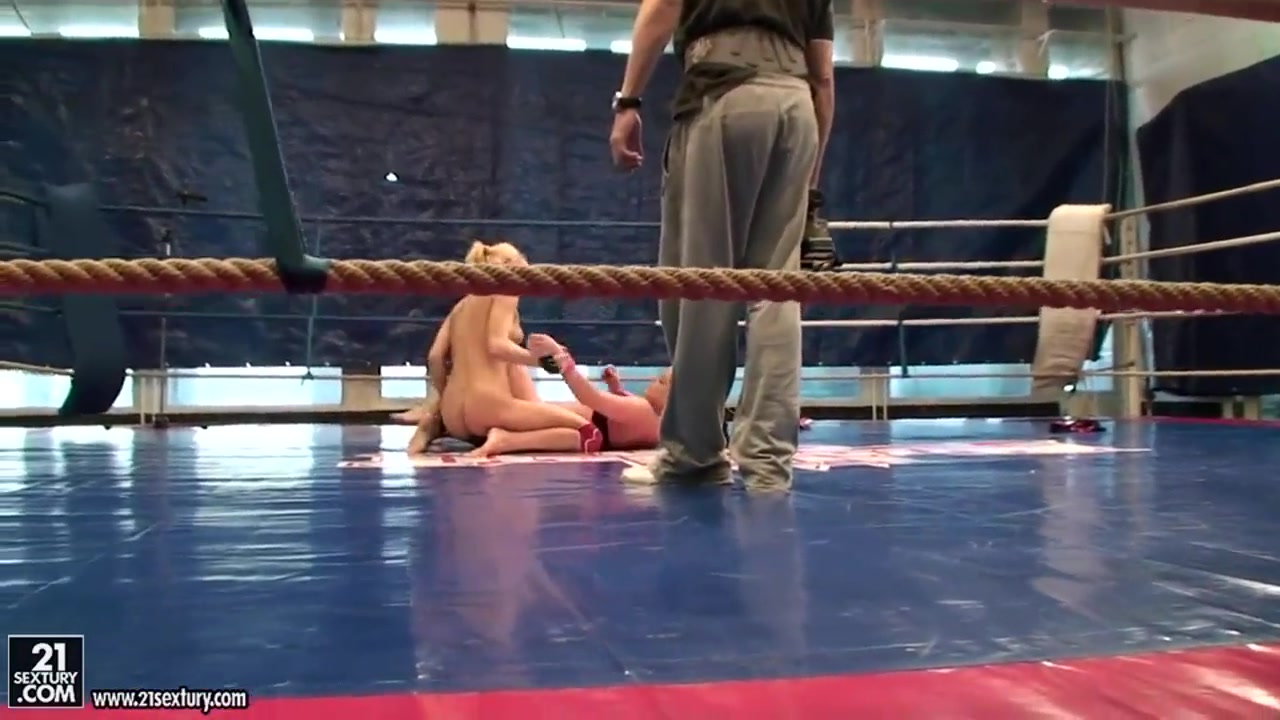 Erotic fight club demonstrates the hot couple: Angel Rivas, Niky Gold