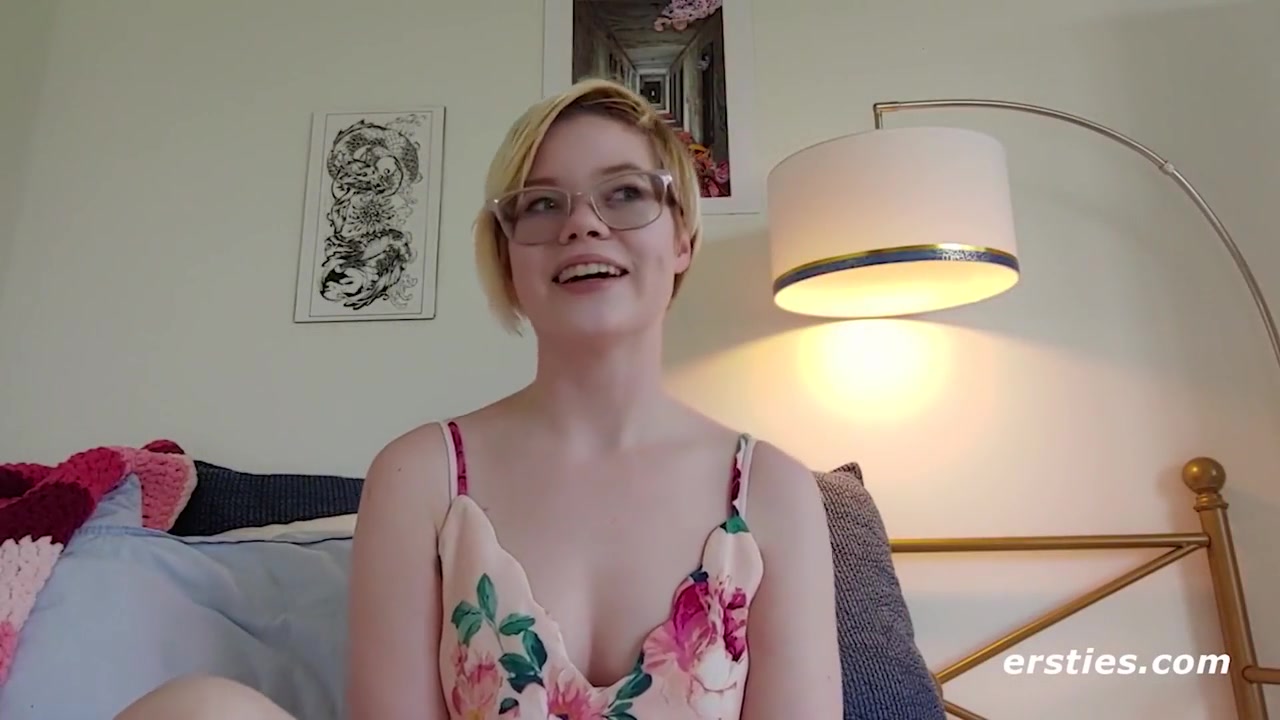 American Pearl Gets Horny When She Plays With Her Nipples
