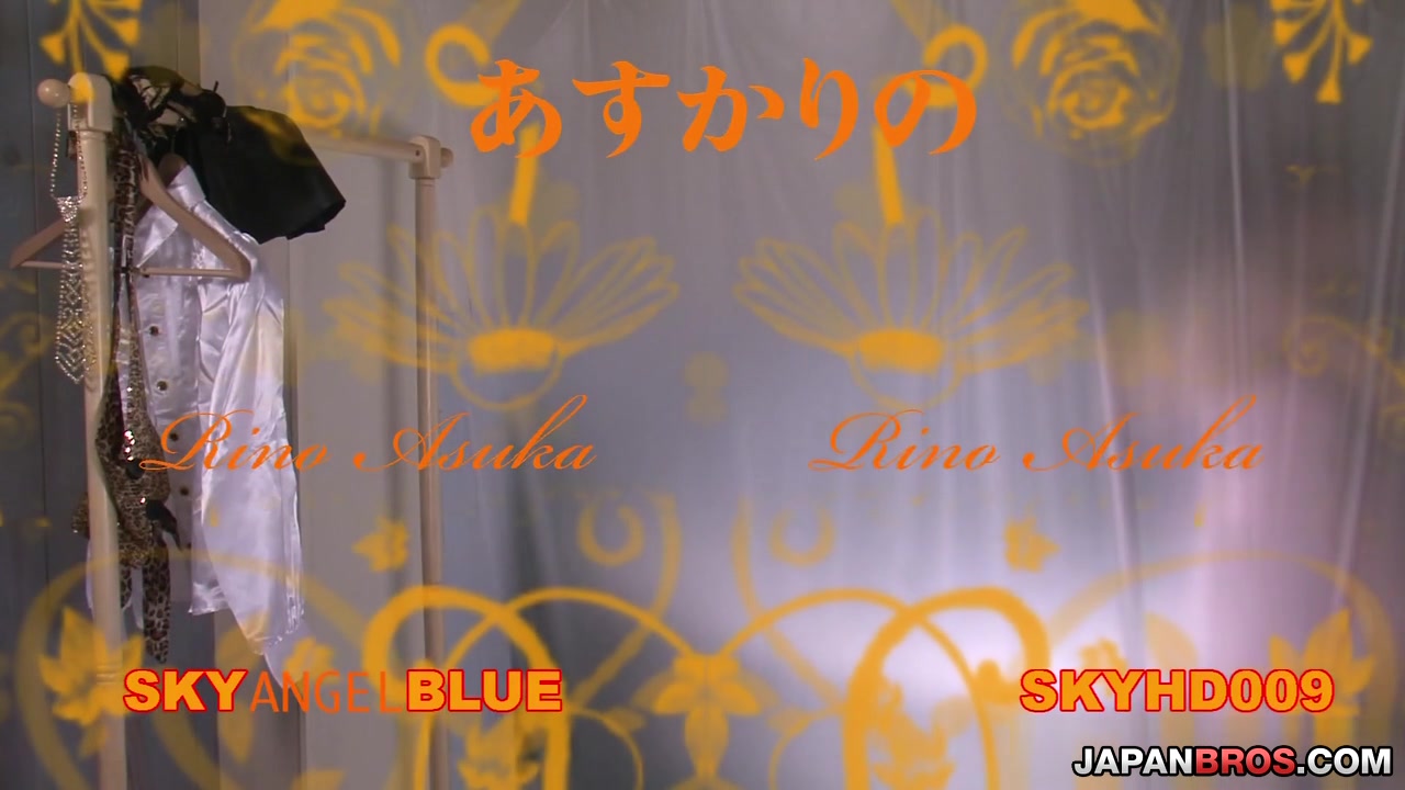 Sexy barmaid Rino Asuka goes home with a new friend