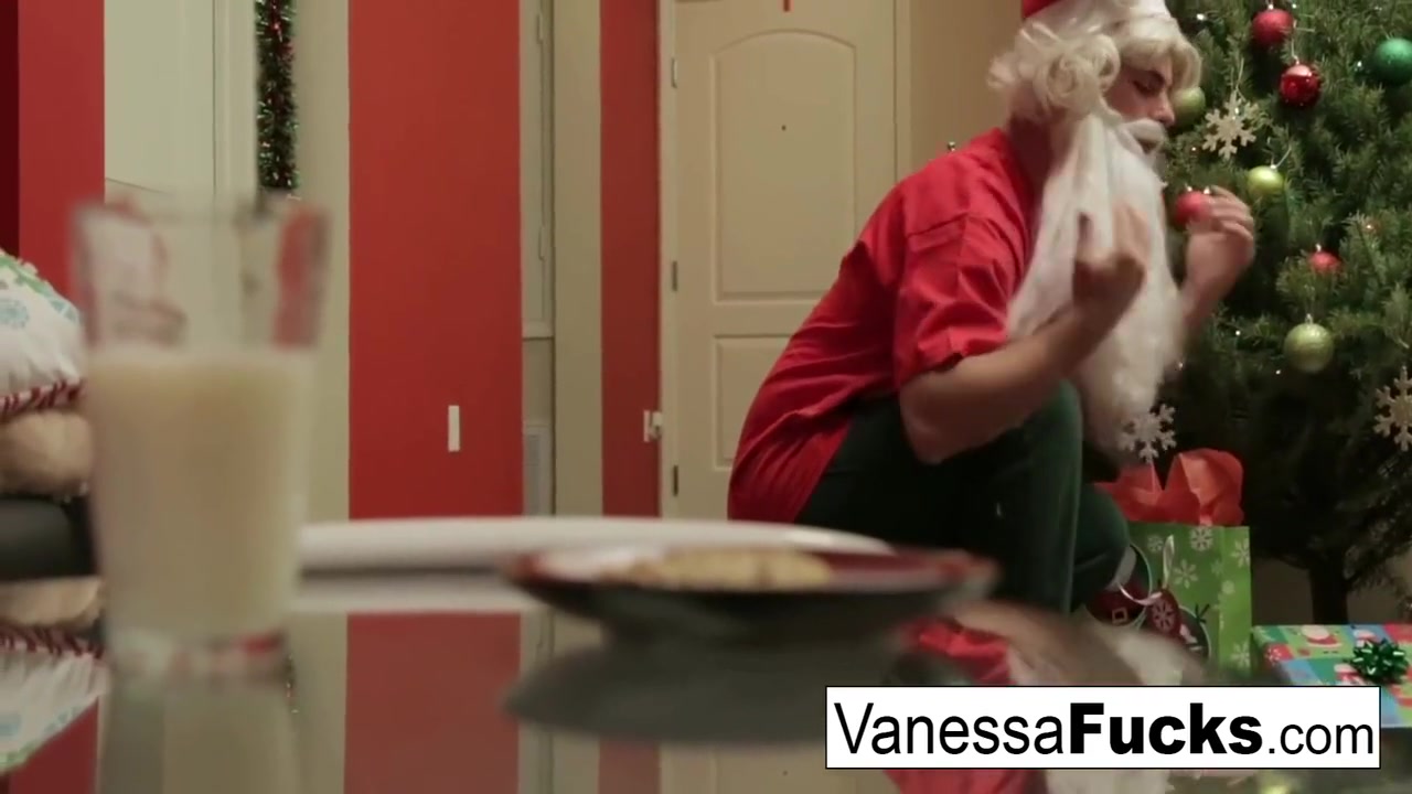 Vanessa Letting Santa Fuck Her Tight Wet Pussy 11 Min - Vanessa Cage And Ralph Long
