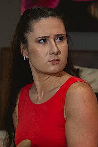 Lara Fox