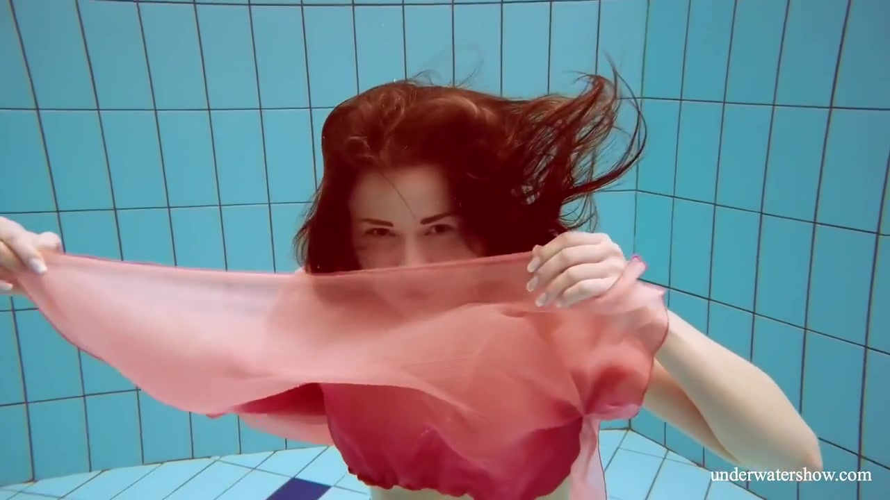 Polish Hot Shaped Deniska Swimming Nude