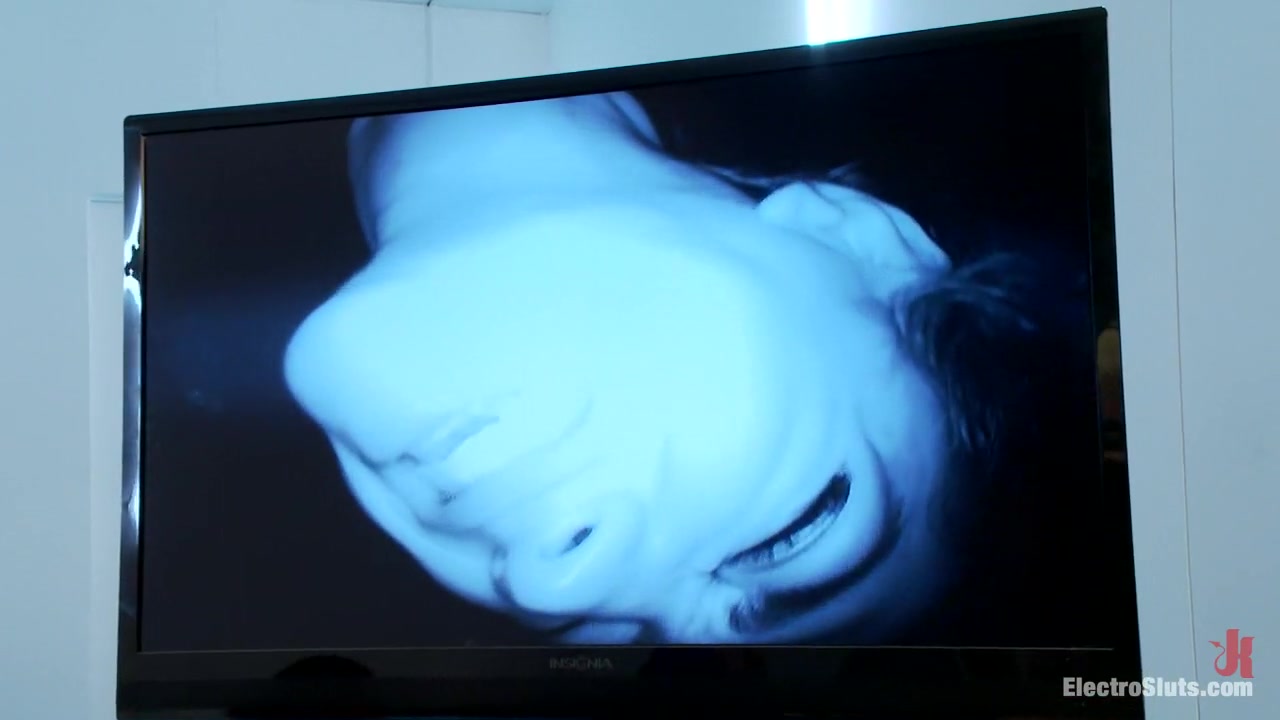 Ass Up Sensory Deprivation Electro DP!!
