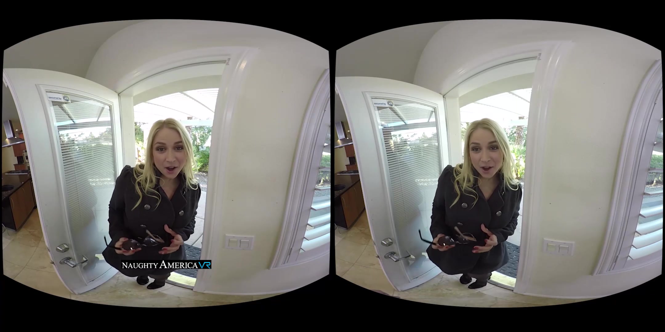 V for Vandella - An act of featuring Sarah Vandella