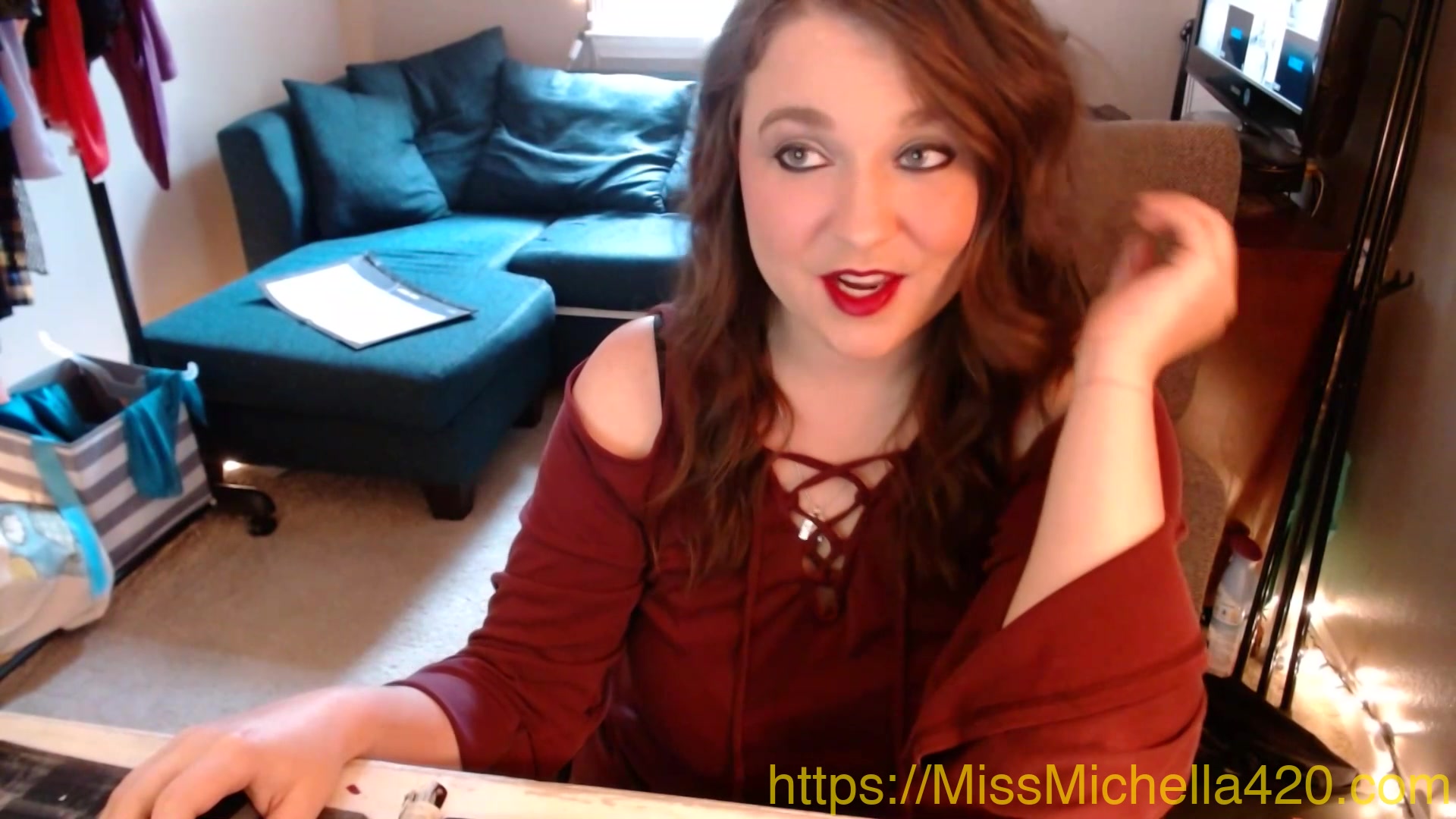 Worshipping Your Mistress Is Always The Best Way To Get Her Attention - Missmichella420