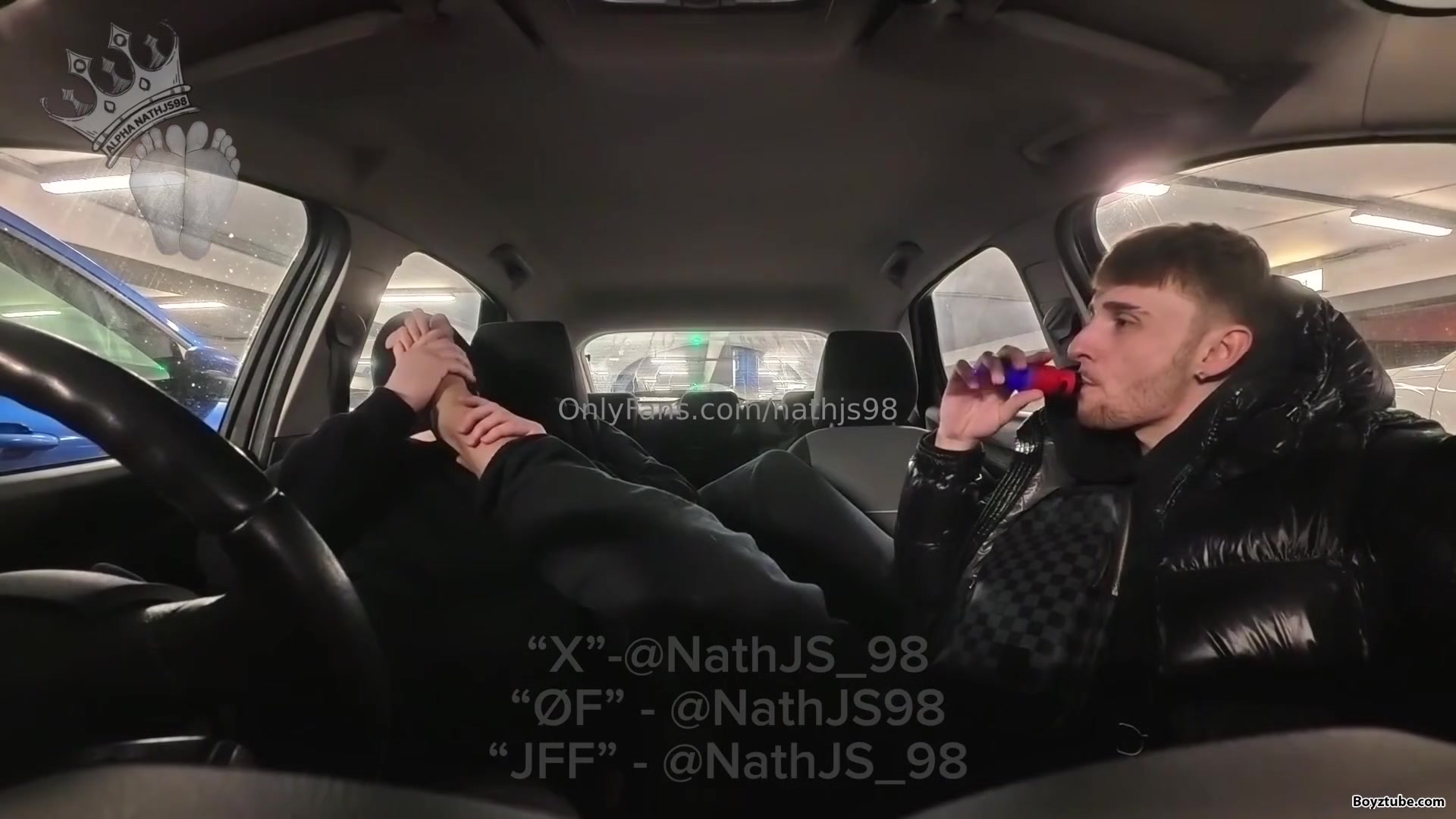 Taxi driver licking master feet
