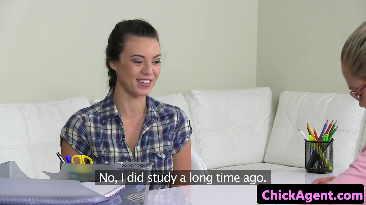 Lesbian agent oral pleasures by czech babe