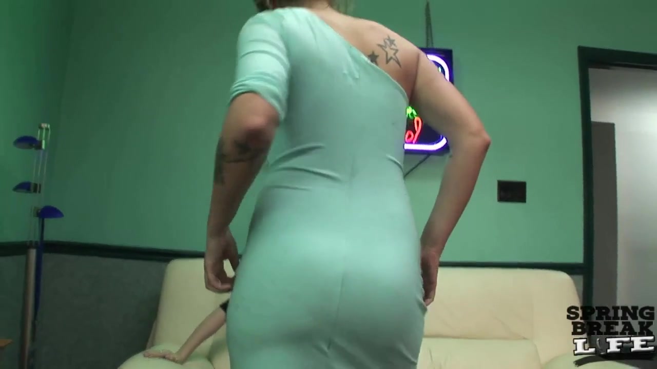 Club Girls Go WILD - SpringBreakLife