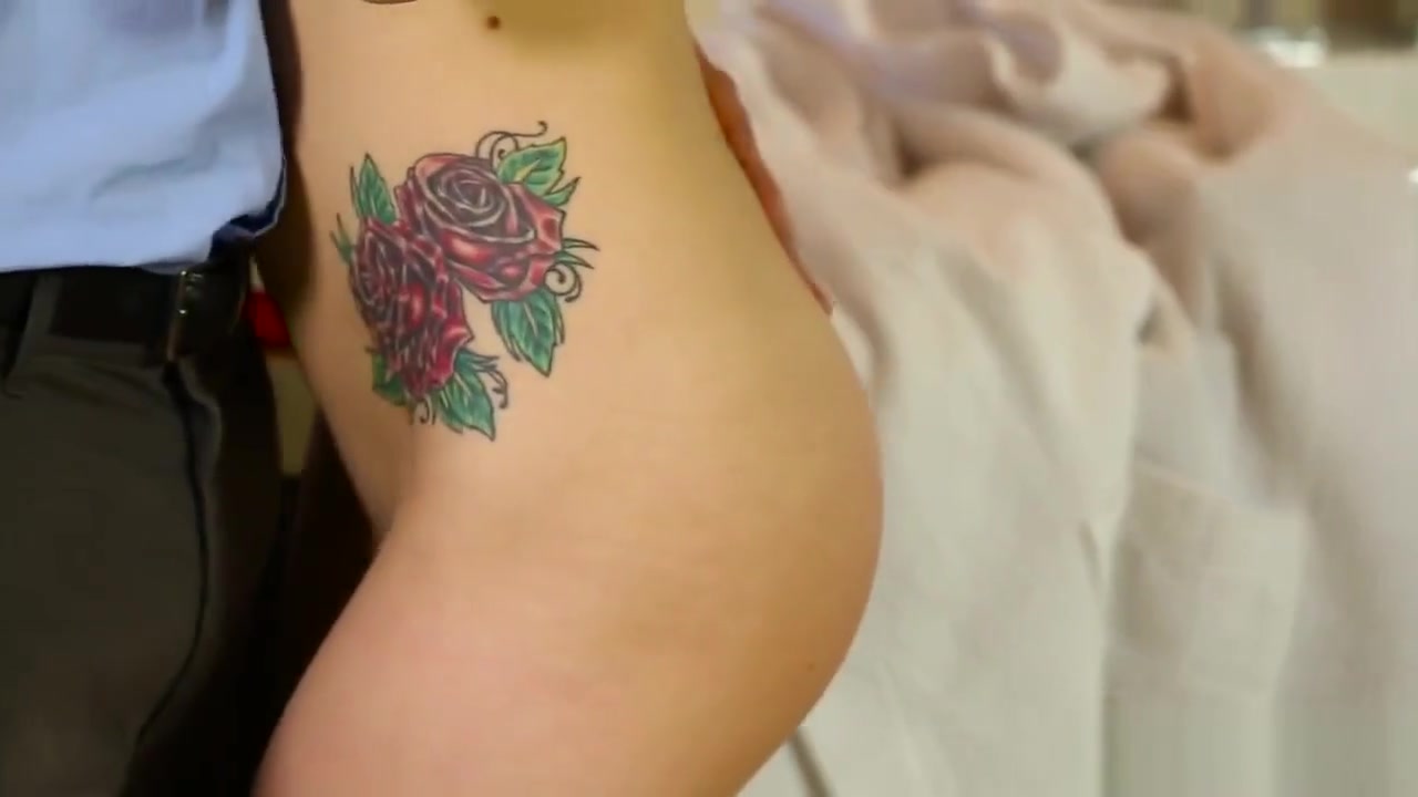 Babysitter and former boss enjoy hot massage