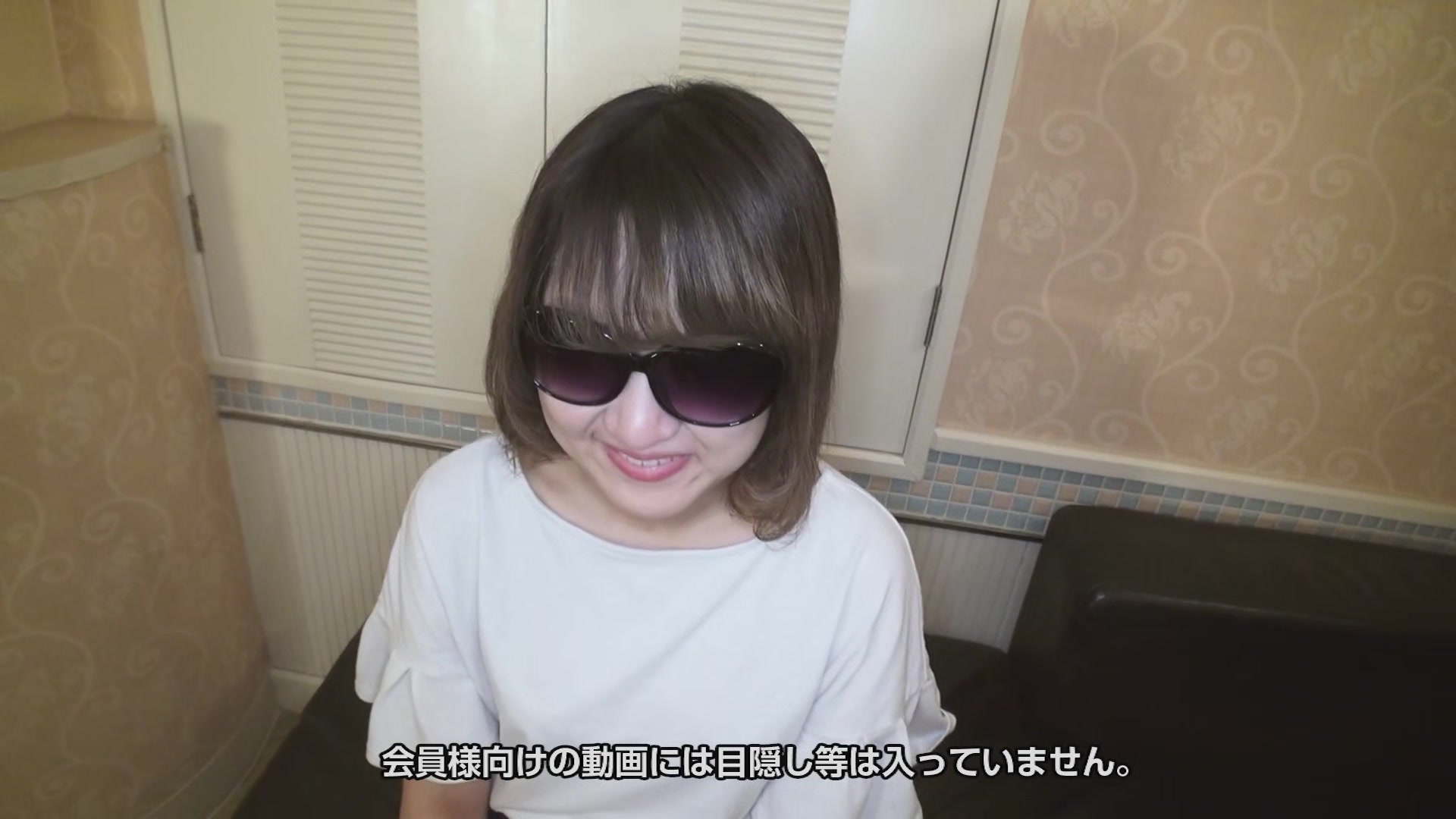 Tomoko Ogasawara Under The Big Sunglasses - 10musume