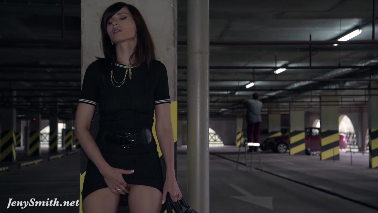 Jeny Smith oiling her naked body in a public parking