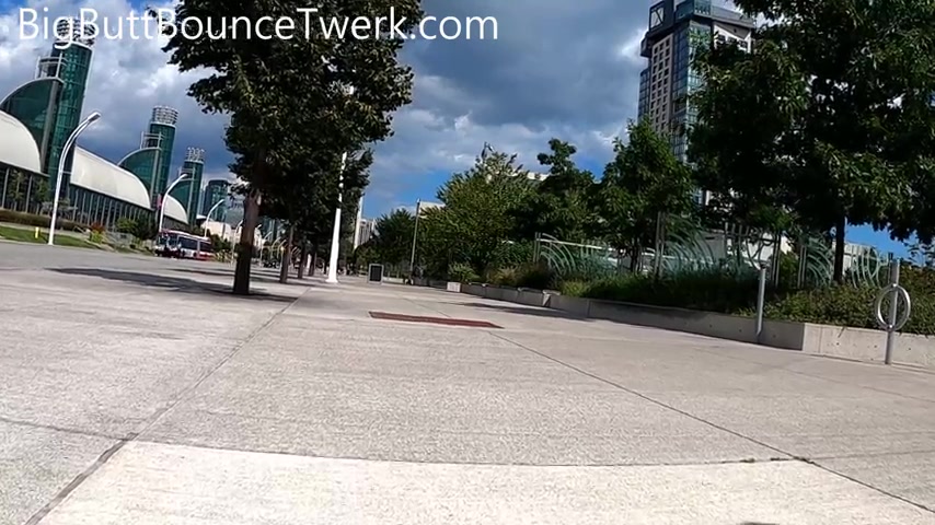 Loose Phat Ass Running - BigButtBounceTwerk