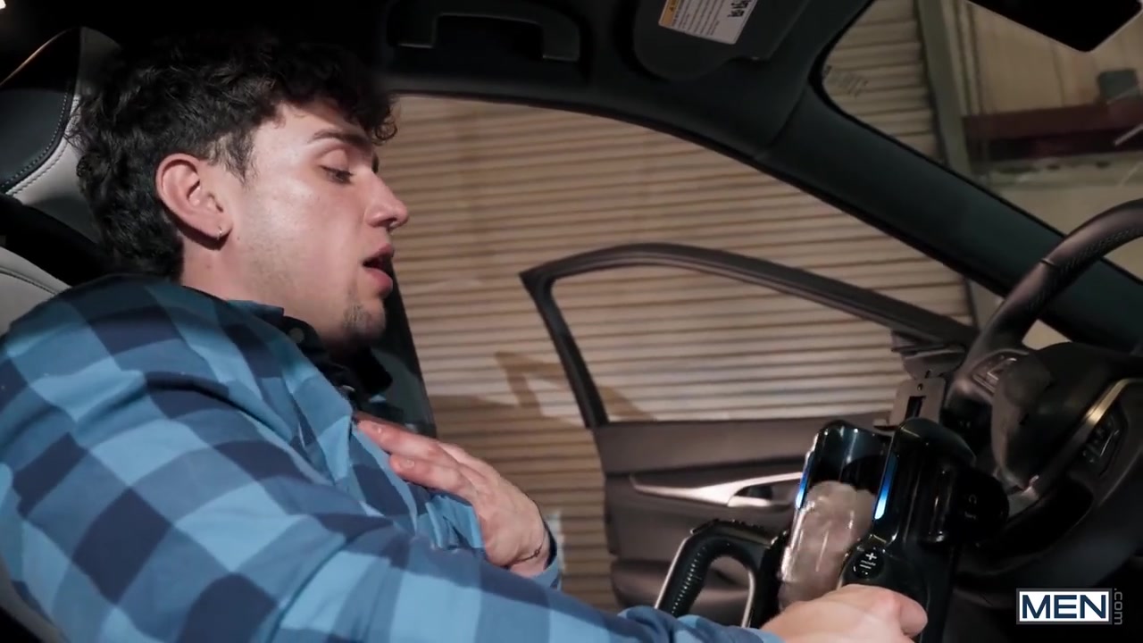 Ty And Channing Tackle Tailgate - Ty Santana