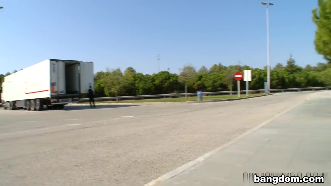 Fucking A Hot French Chick In Public