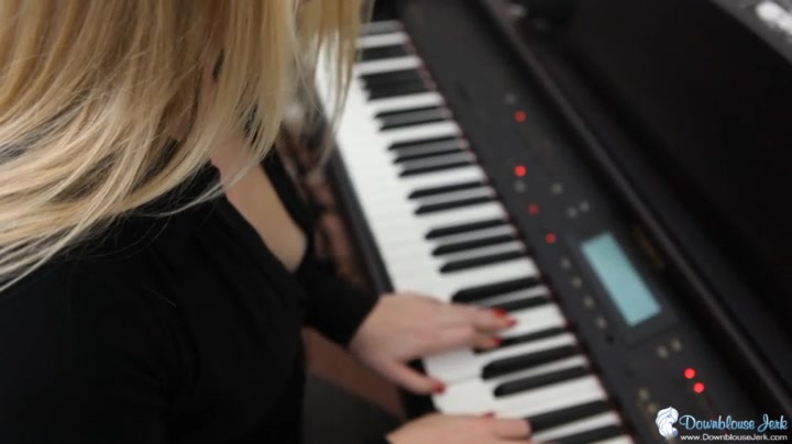 Toni Lou in Musical Tease - DownblouseJerk