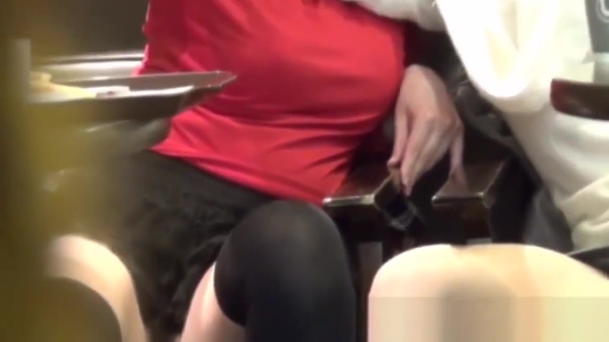 Japan babes spread their legs up for to see