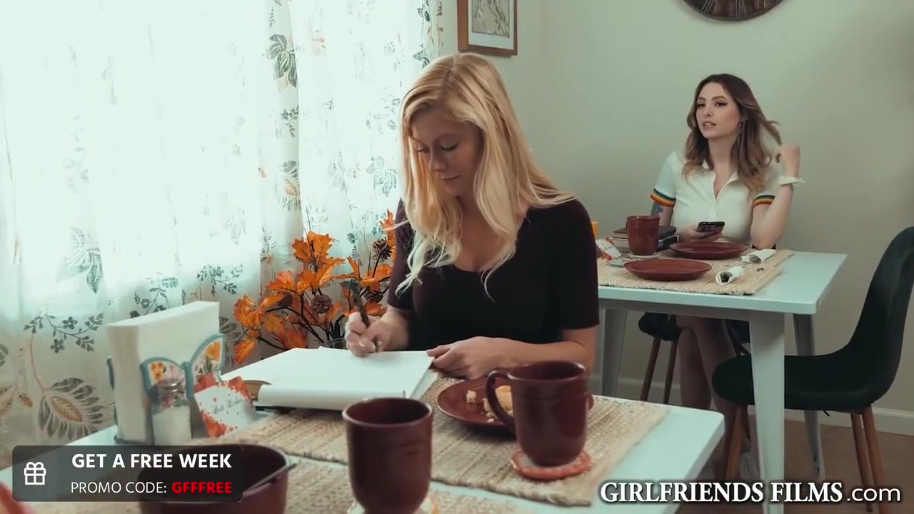 Curvy On Gf Wt Hot Stranger- Ailee Anna With Sarah Taylor