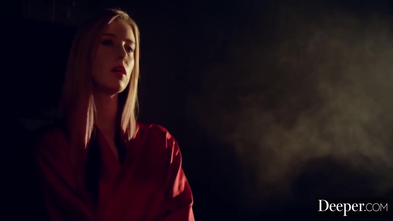 Restless Babe Haley Plays A Twisted Game With Stranger