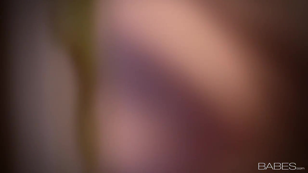Cute brunette Lexi Swallow gets pounded by Tommy Reeves