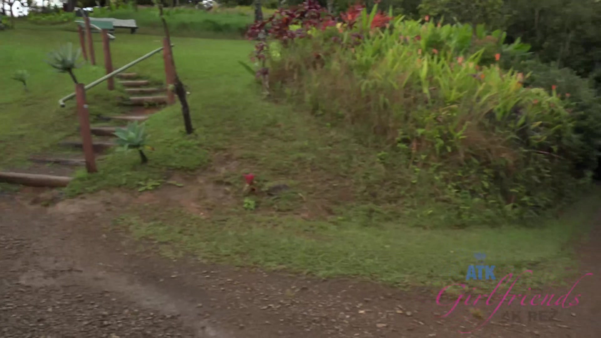 Virtual Vacation In Hawaii With Emma Hixx 9/16