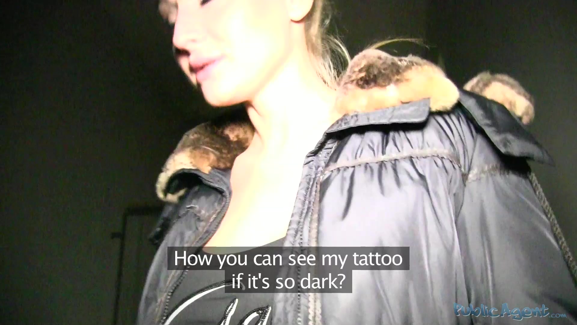 Tattooed blonde showed her amateur beauties in the night