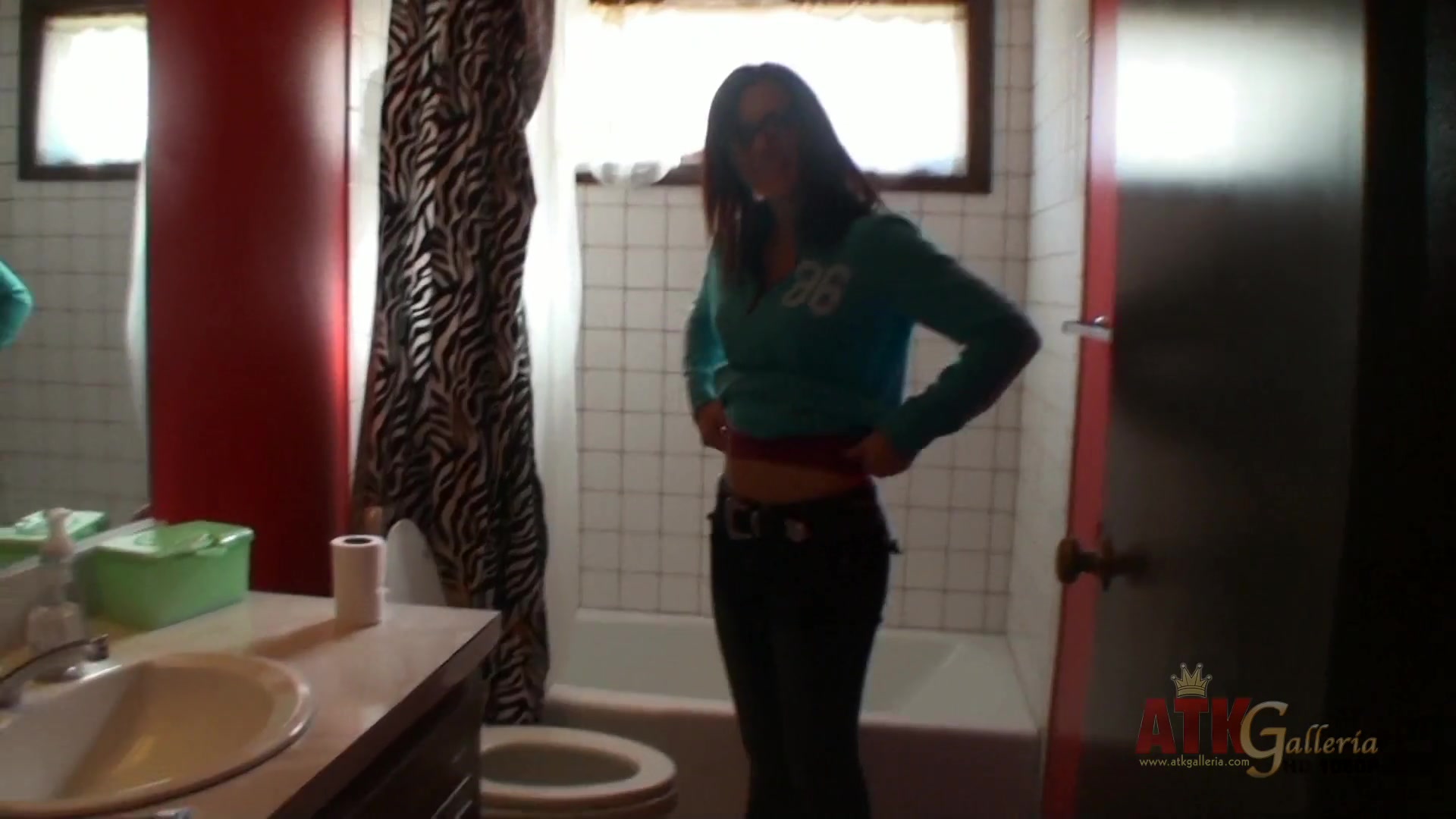 Aubrey James talks about the set of her video shoot