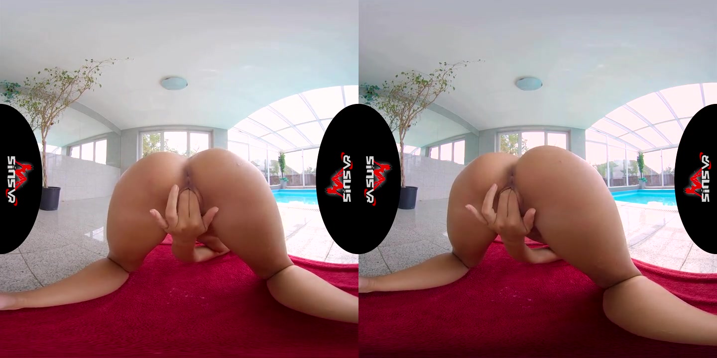 VR porn - Lola Myluv - By the Pool - SinsVR