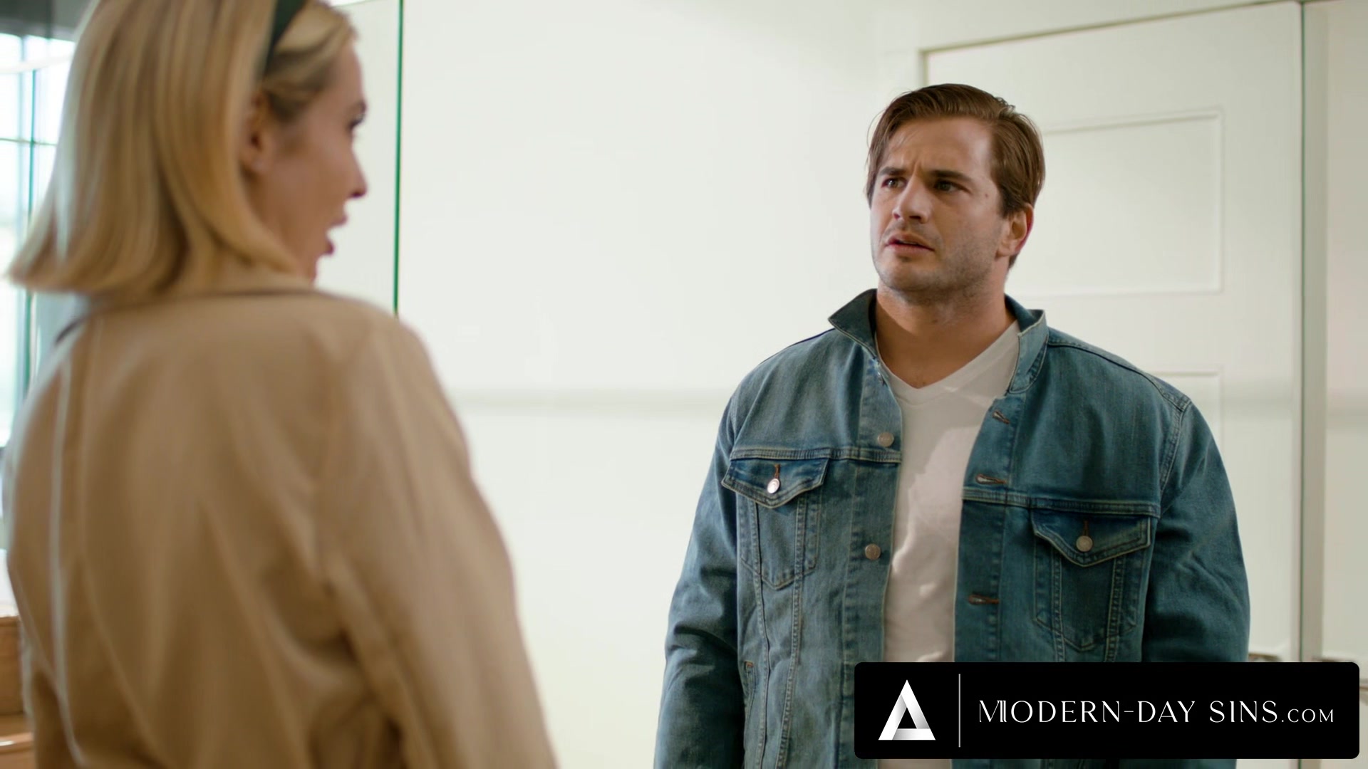 MODERN-DAY SINS - Angry Man Makes His Cheating Girlfriend Aiden Ashley SQUIRT During HARD ROUGH SEX!