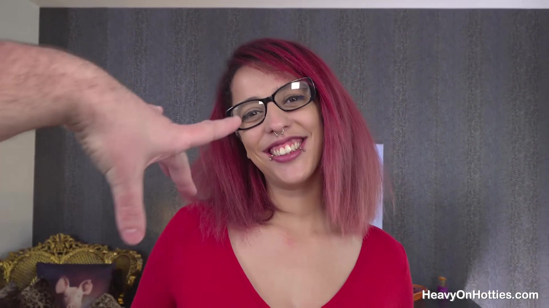 Tatoo Partoo With Knivy - HeavyOnHotties