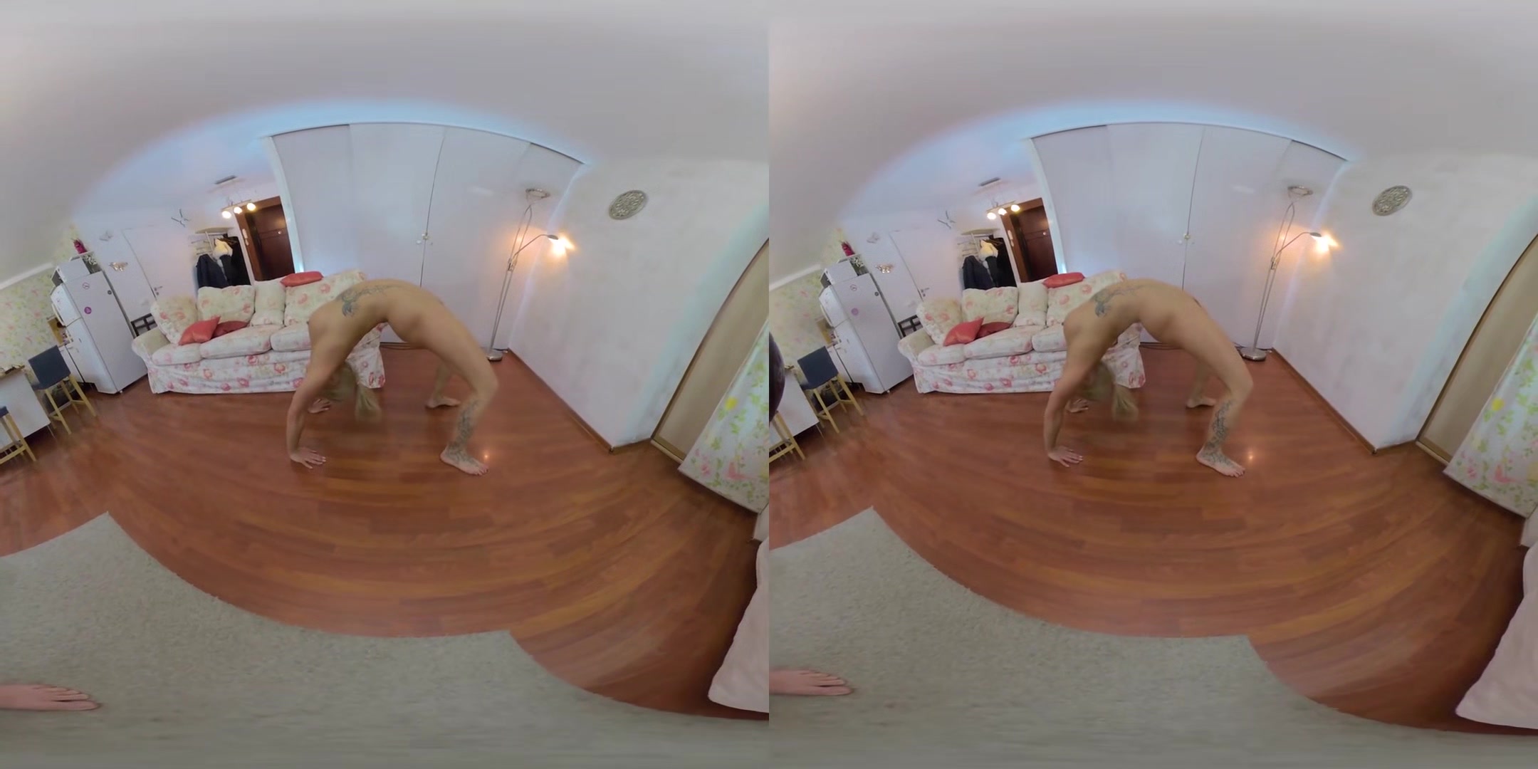 Hot Muscule Flexy Blonde Milf Lulu Electra Does Gymnastics - Flexible Limber Nude Stretches Naked Yoga