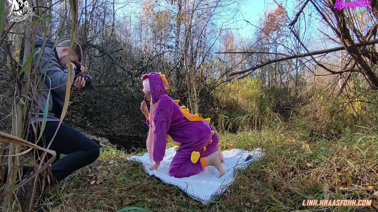 Backstage Video Cosplay Photoset - Vulgar Draconess With A Strapon