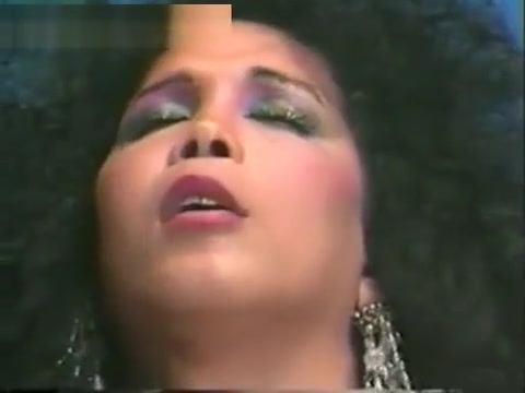 Watch And enjoy awesome Vintage lady-man Queen
