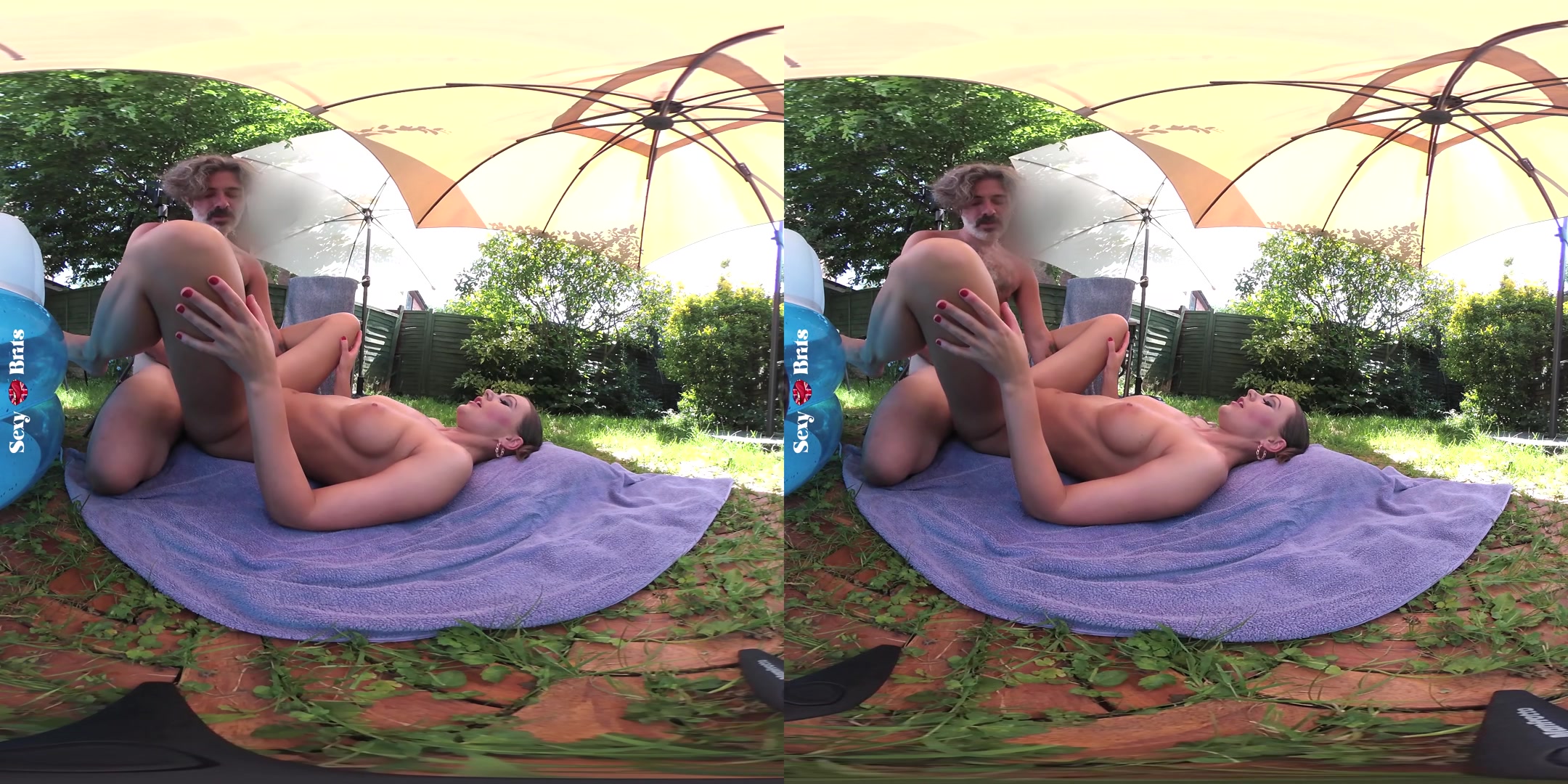 The Hot Neighbour - - perVRt