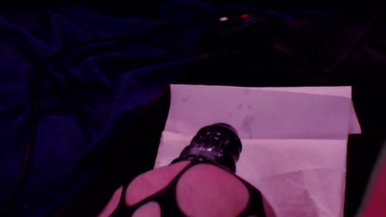 Bitchin Fishnets Lovin Some Bbc Huge Dildo Fuck Machine!