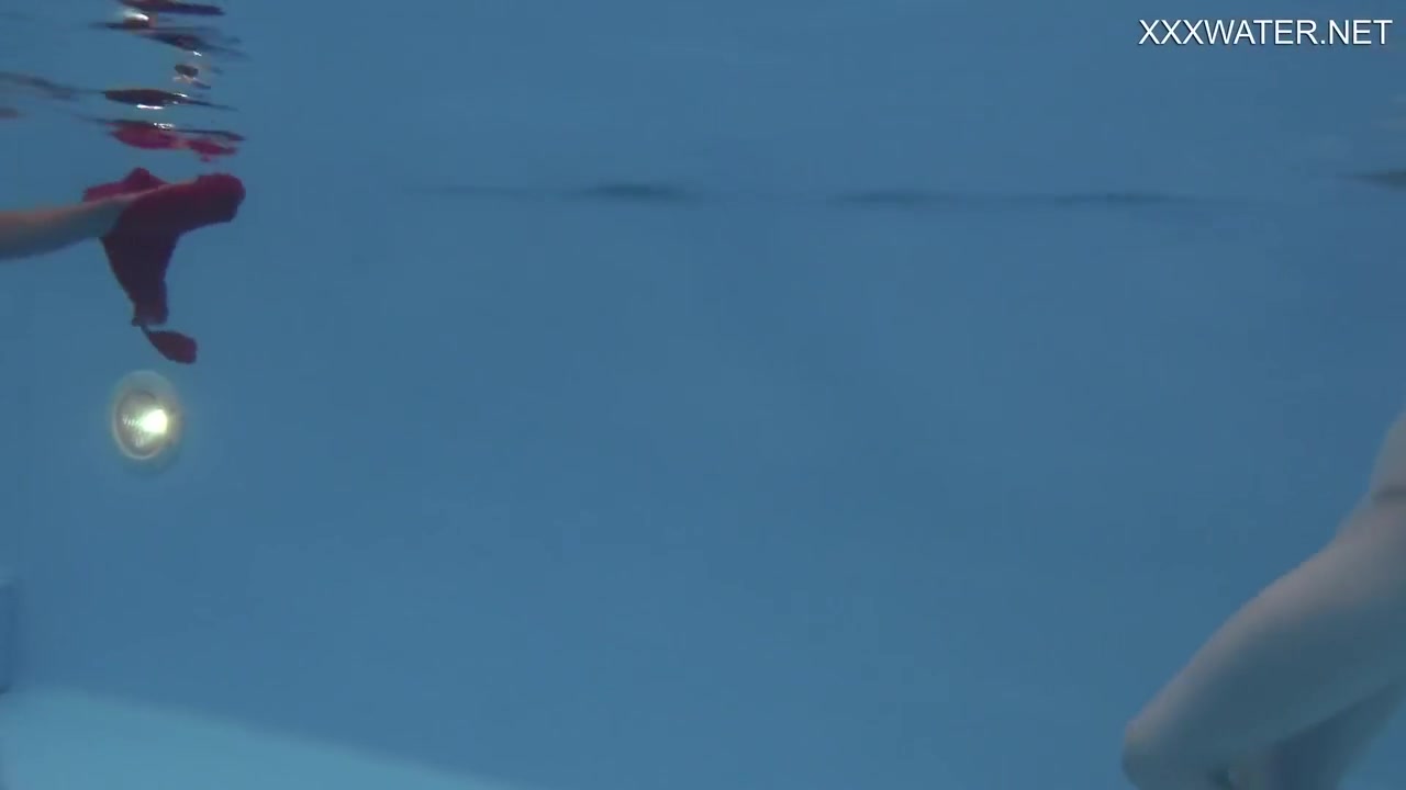Marfa Touches Babe In The Pool With Emerald Ocean