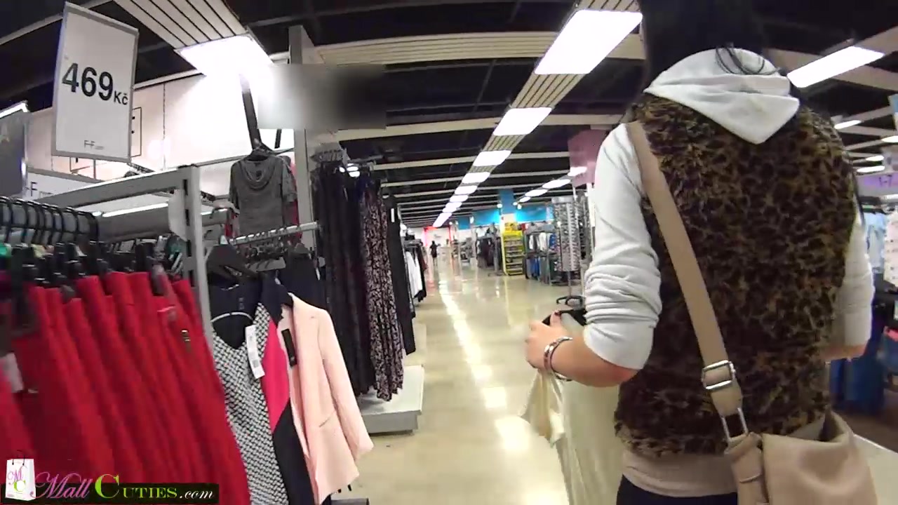 MallCuties - Two amateur girls have sex in public - czech girls