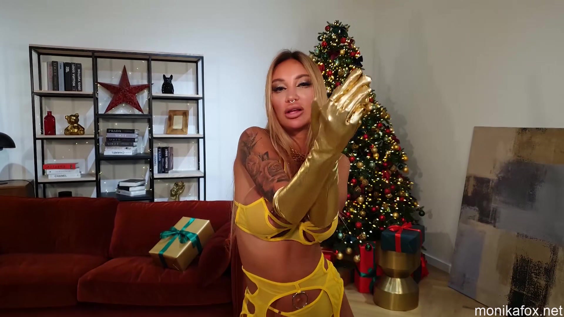 Monika Fox Christmas Fun With Butt Plug - Monikafox