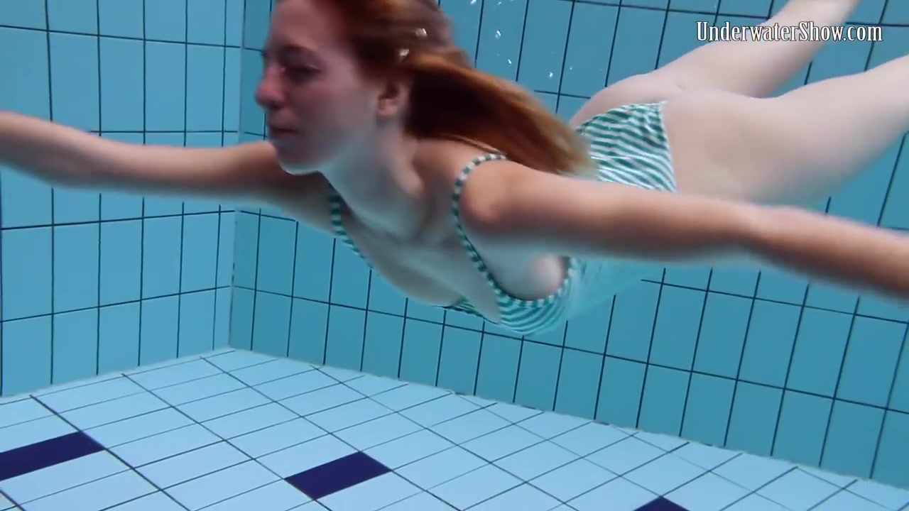 Anetta Shows Her Naked Sexy Body Underwater