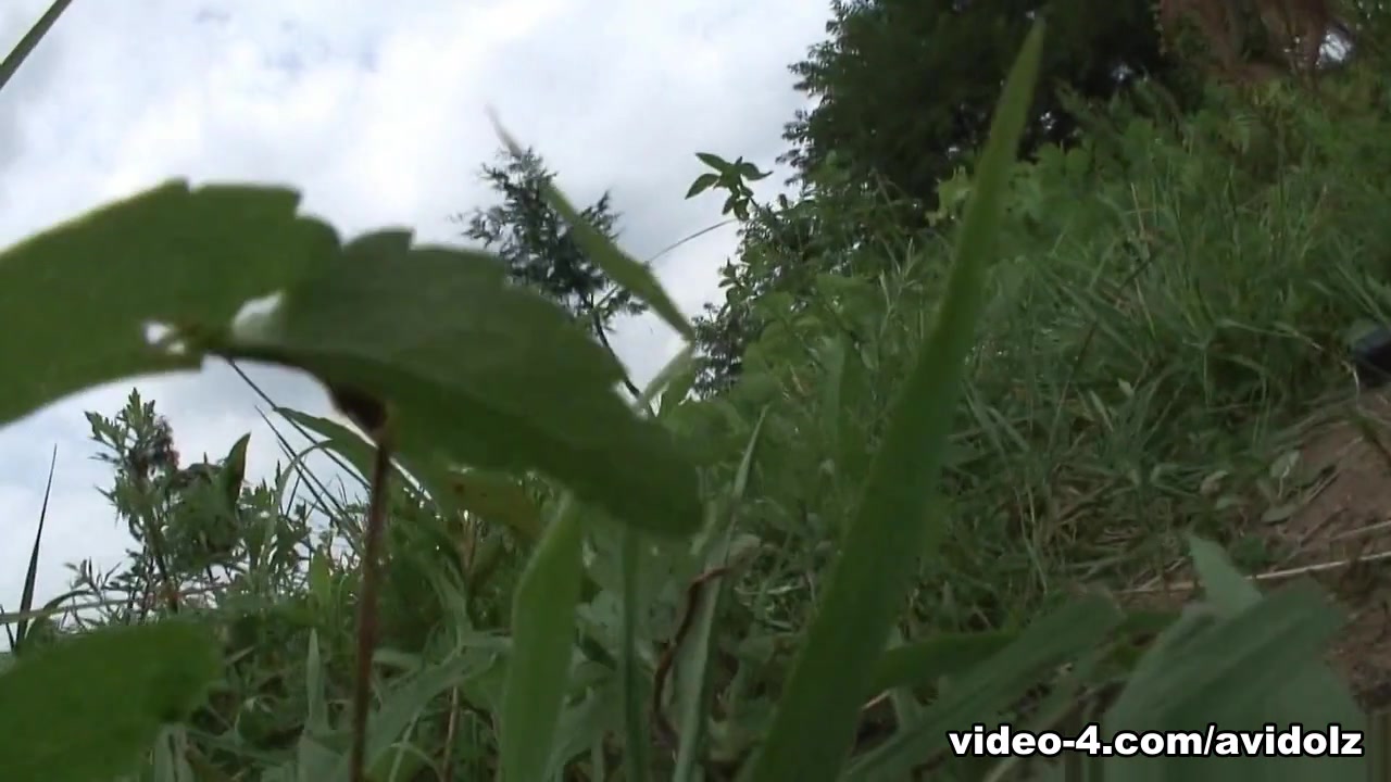 Sarina Tsubaki in Curly haired beauty Sarina Tsubaki shamelessly fucked in a open field - AviDolz