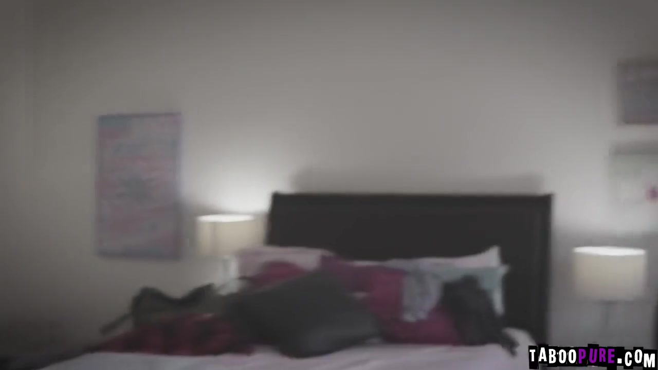 Logan Pierce - Virgin Emily Gave Virginity To Logan