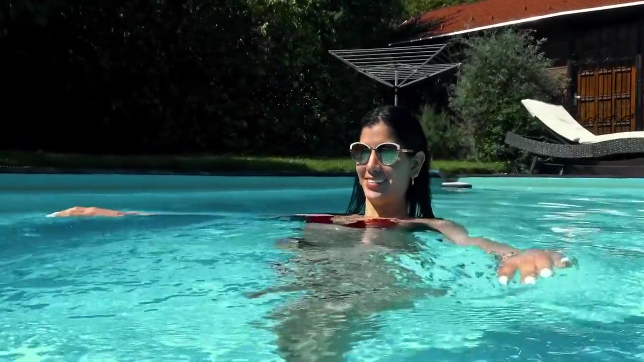 Yenifer Chacon - Very Hot Babe Pleasing To Watch