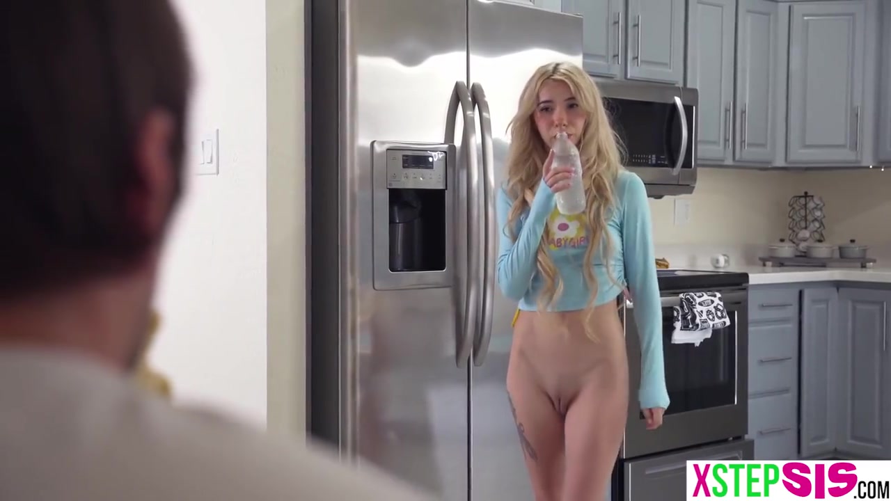 Kenzie Reeves In Tiny Stepsister teen 18+ Had A Problem And Needed Stepbros Help