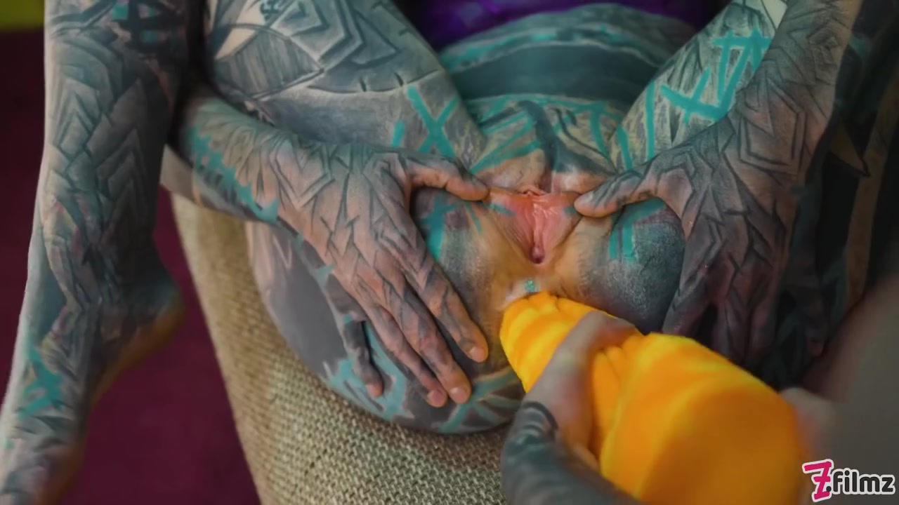 Boyfriends Secret Affair Fucking His Girlfriends Tattooed Friend