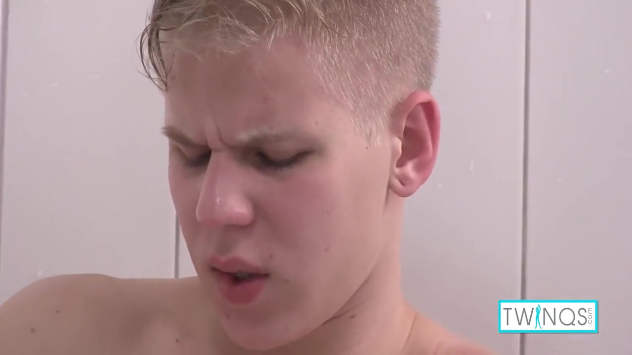 Matthew M In Matthew Takes His Time Sitting In The Bathroom Draining His Dick! 10 Min