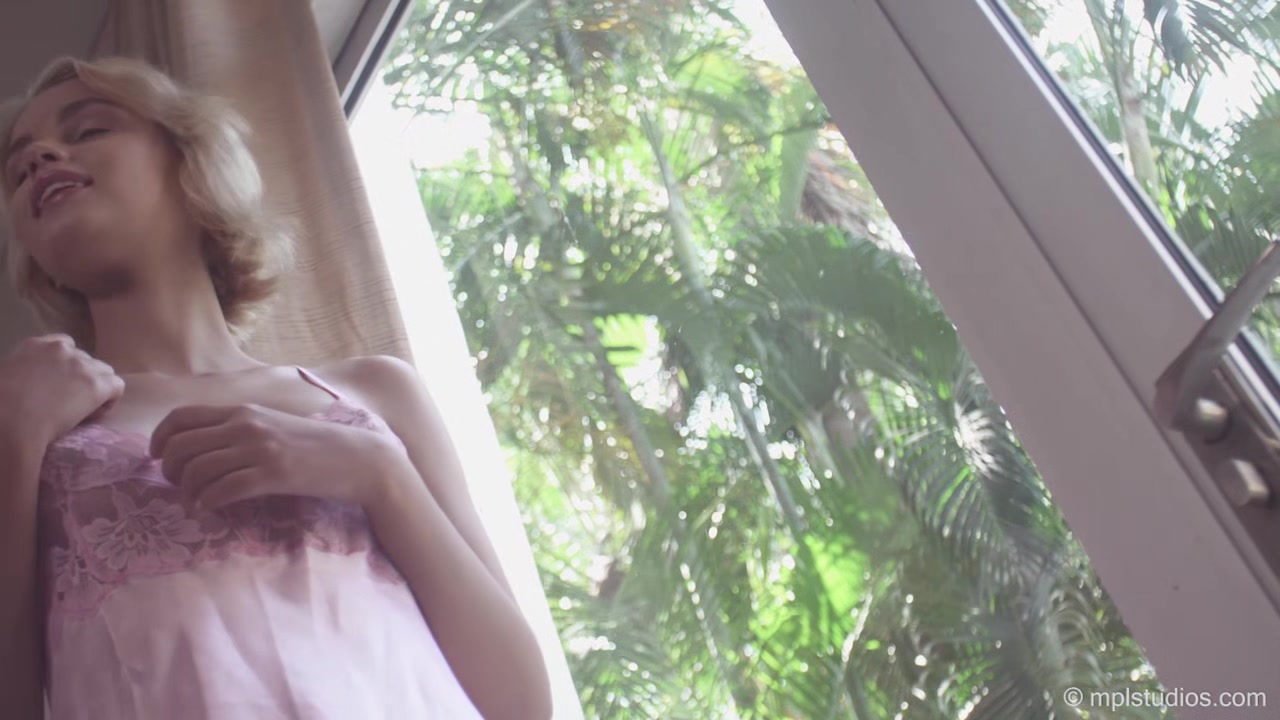 Ariel in Wake Up with Ariel - MPL Studios