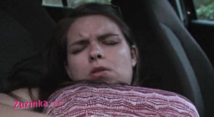 Zuzinka masturbates until orgasm in the car