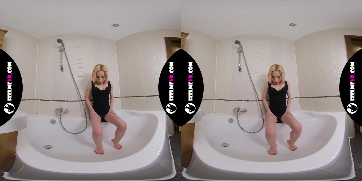 Thumbelina Masturbates In Shower Fly On The Wall - FeelMeVR